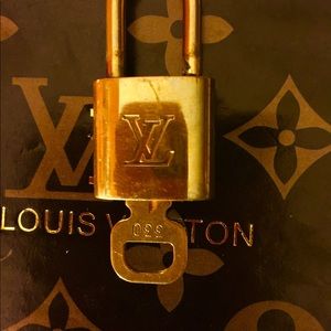 Louis Vuitton lock& key set